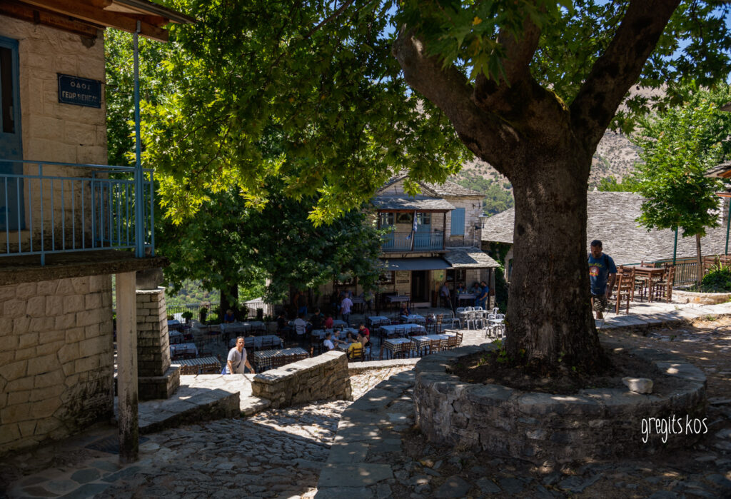 Καλαρρύτες - Η πλατεία Καλαρρύτες - Η πλατεία